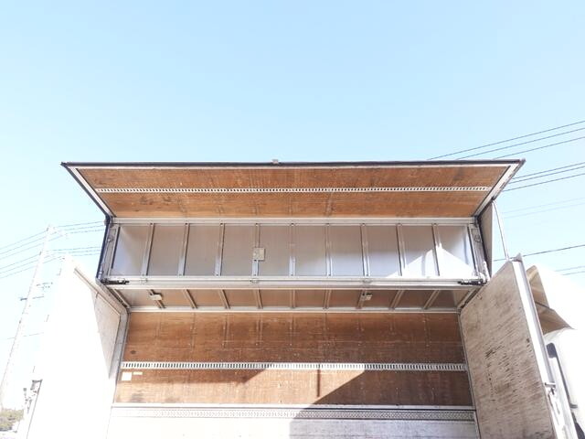 いすゞフォワードアルミウイング中型（4t）[写真13]