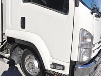 いすゞフォワードアルミウイング中型（4t）[写真06]