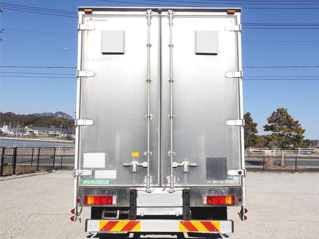 三菱ふそうファイターアルミバン中型（4t）[写真02]