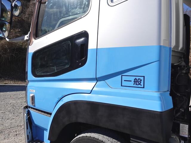 三菱ふそうスーパーグレート冷凍車（冷蔵車）大型（10t）[写真12]