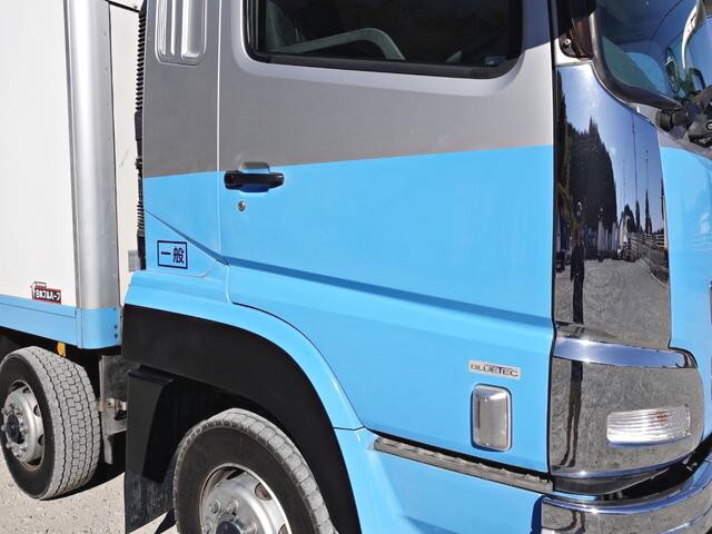 三菱ふそうスーパーグレート冷凍車（冷蔵車）大型（10t）[写真06]