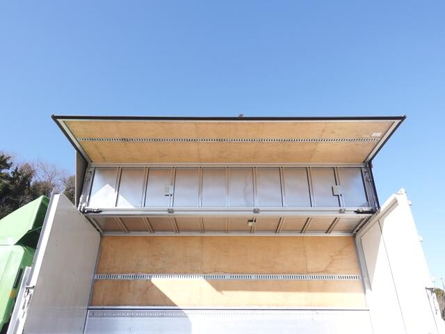 いすゞフォワードアルミウイング中型（4t）[写真14]