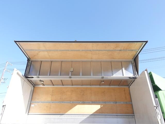 いすゞフォワードアルミウイング中型（4t）[写真15]