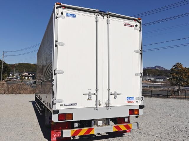 いすゞフォワードアルミウイング中型（4t）[写真02]