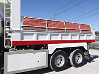 三菱ふそうスーパーグレートダンプ大型（10t）[写真12]