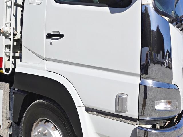 三菱ふそうスーパーグレートダンプ大型（10t）[写真05]