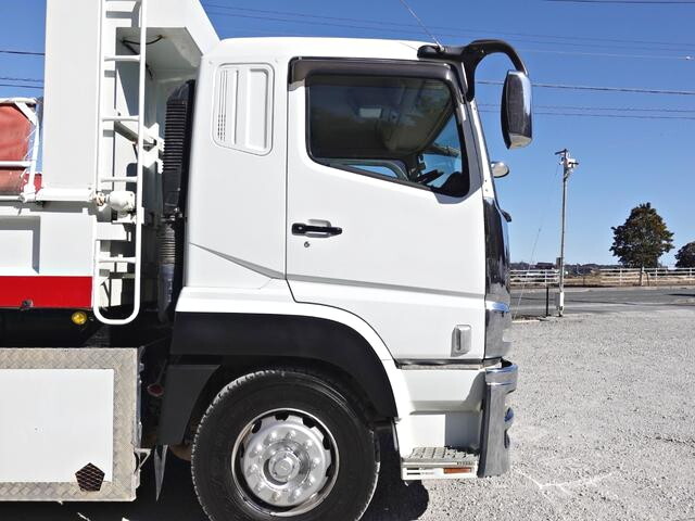 三菱ふそうスーパーグレートダンプ大型（10t）[写真06]