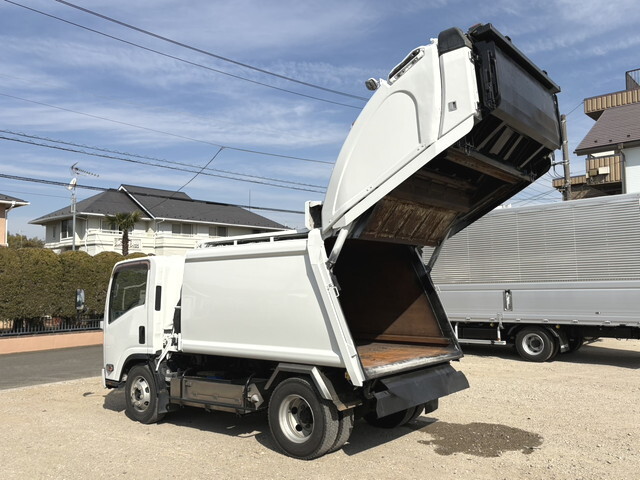 いすゞエルフパッカー車（塵芥車）小型（2t・3t）[写真12]