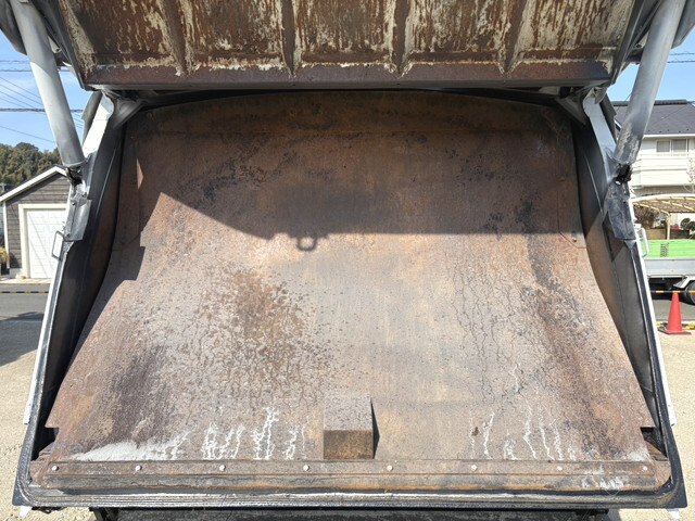 いすゞエルフパッカー車（塵芥車）小型（2t・3t）[写真16]