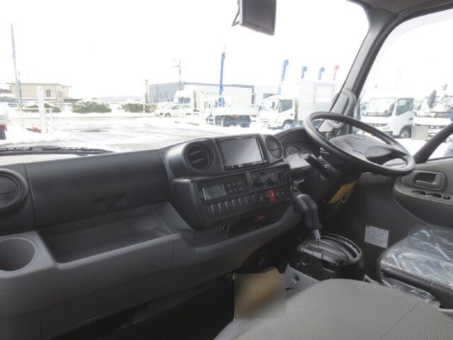 日野デュトロ冷凍車（冷蔵車）小型（2t・3t）[写真18]