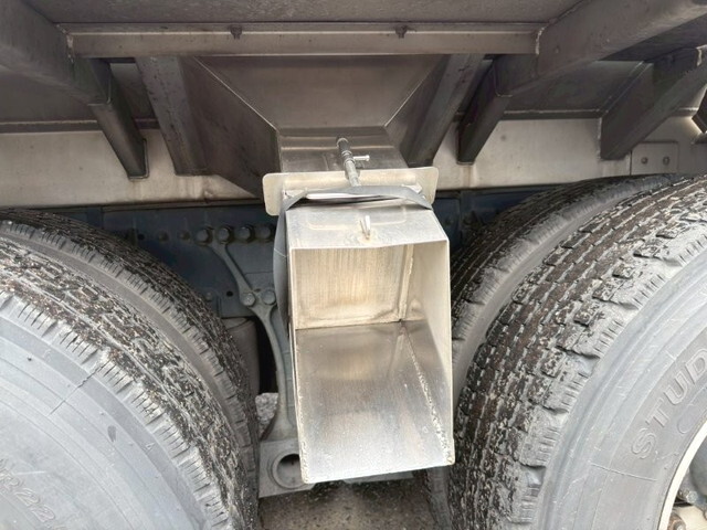 日野プロフィアバルク車（粉粒体運搬車）大型（10t）[写真14]