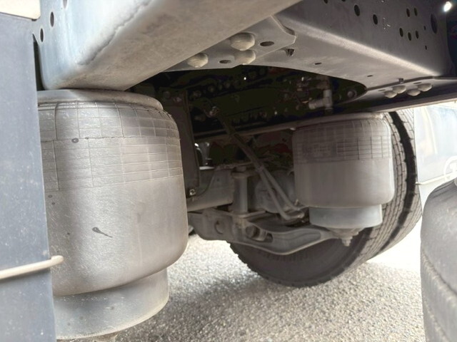 日野プロフィアバルク車（粉粒体運搬車）大型（10t）[写真18]