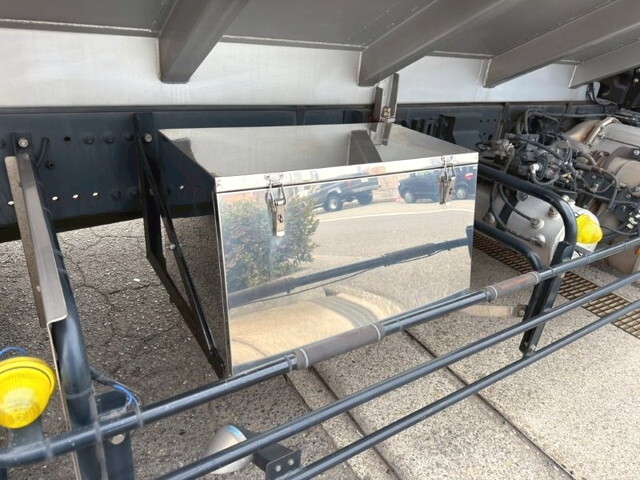 日野プロフィアバルク車（粉粒体運搬車）大型（10t）[写真21]