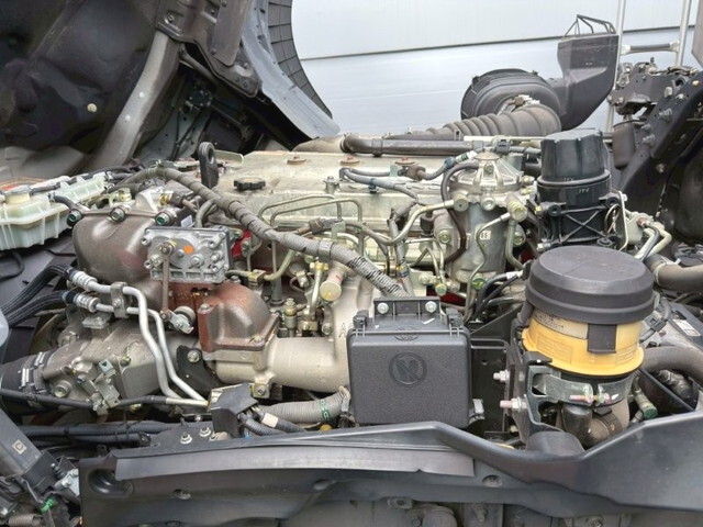 日野プロフィアバルク車（粉粒体運搬車）大型（10t）[写真23]