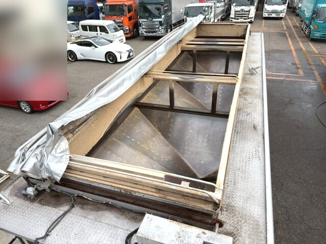 日野プロフィアバルク車（粉粒体運搬車）大型（10t）[写真06]