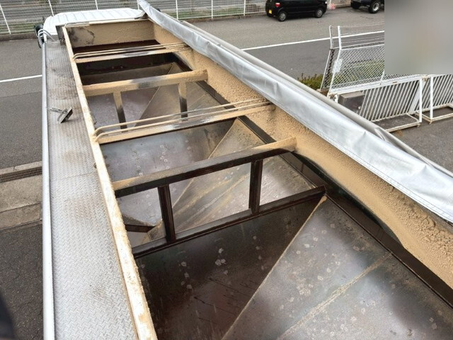 日野プロフィアバルク車（粉粒体運搬車）大型（10t）[写真07]