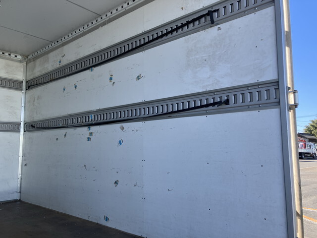 いすゞエルフパネルバン小型（2t・3t）[写真15]