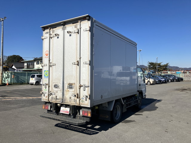いすゞエルフパネルバン小型（2t・3t）[写真02]