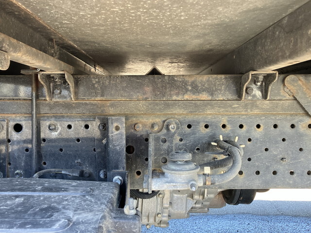 いすゞエルフパネルバン小型（2t・3t）[写真23]