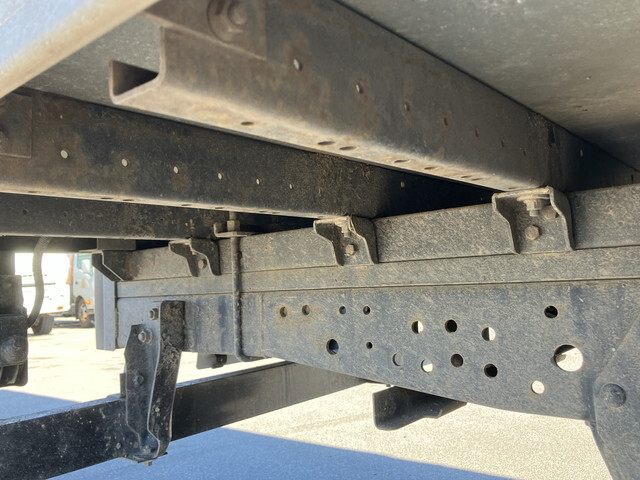 いすゞエルフパネルバン小型（2t・3t）[写真25]