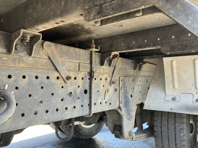 いすゞエルフパネルバン小型（2t・3t）[写真26]