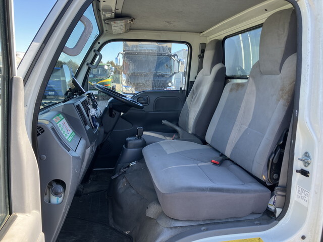 いすゞエルフパネルバン小型（2t・3t）[写真31]