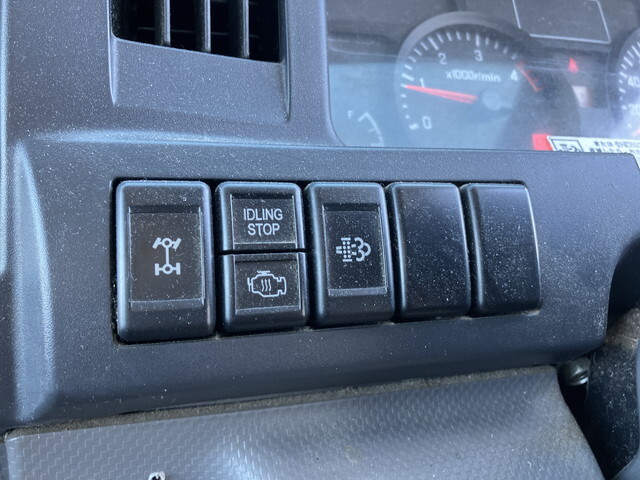 いすゞエルフパネルバン小型（2t・3t）[写真37]