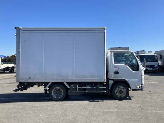 いすゞエルフパネルバン小型（2t・3t）[写真06]