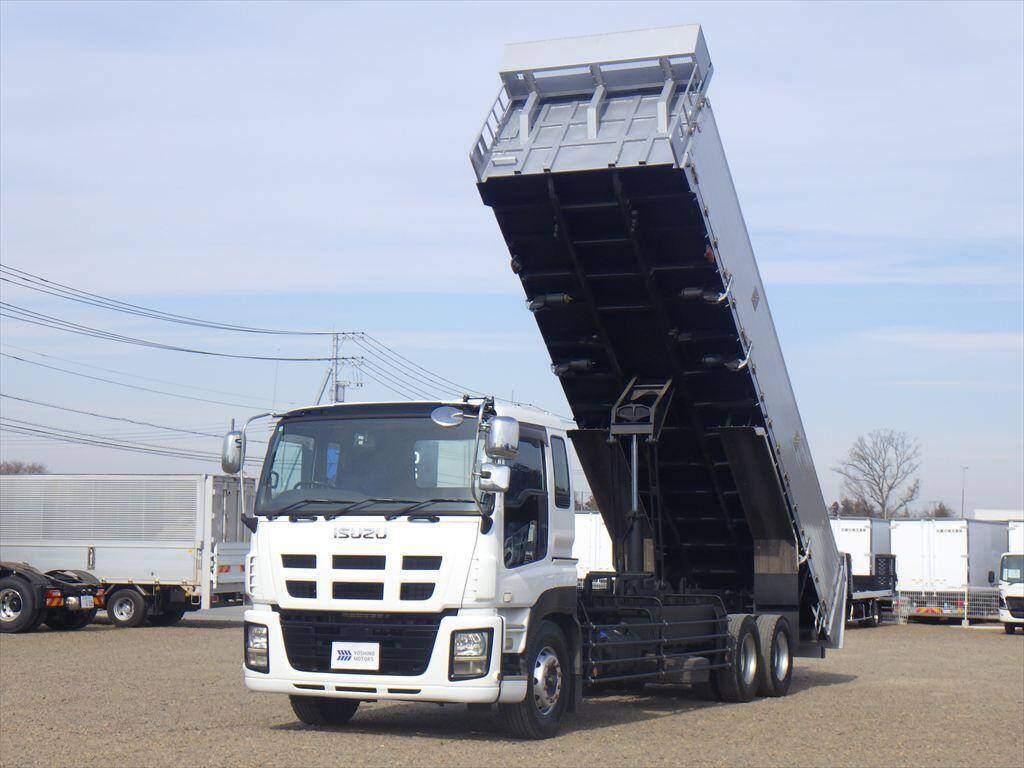 いすゞギガ深ダンプ（土砂禁ダンプ）大型（10t）[写真01]