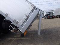 いすゞギガ深ダンプ（土砂禁ダンプ）大型（10t）[写真12]