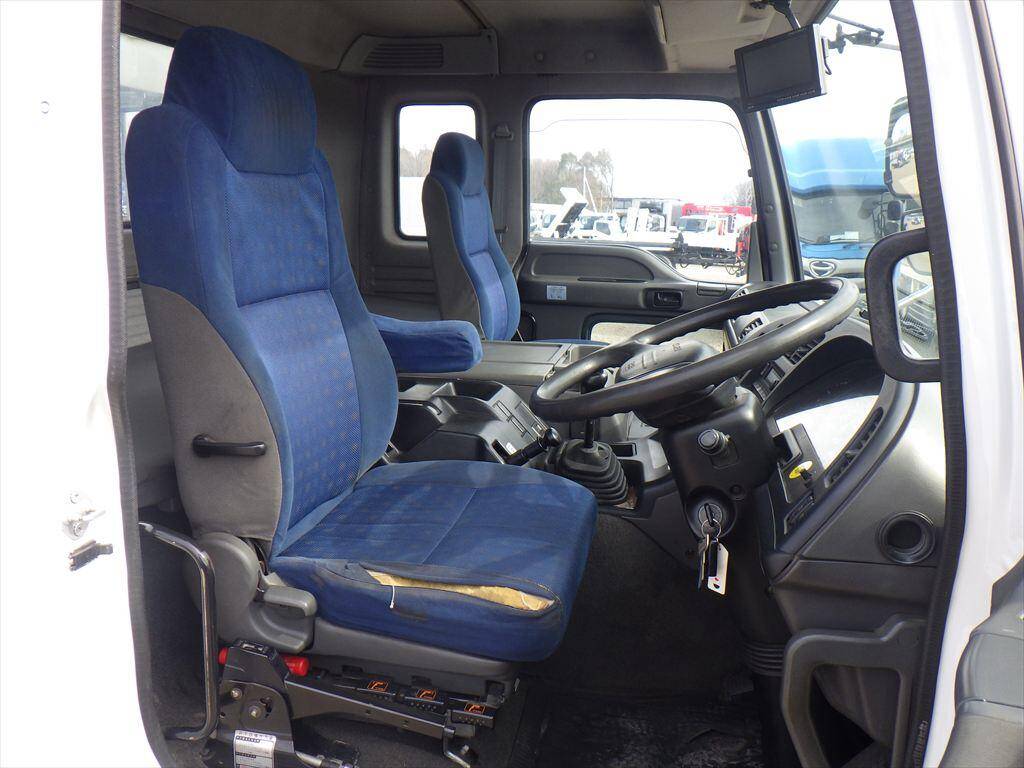 いすゞギガ深ダンプ（土砂禁ダンプ）大型（10t）[写真19]