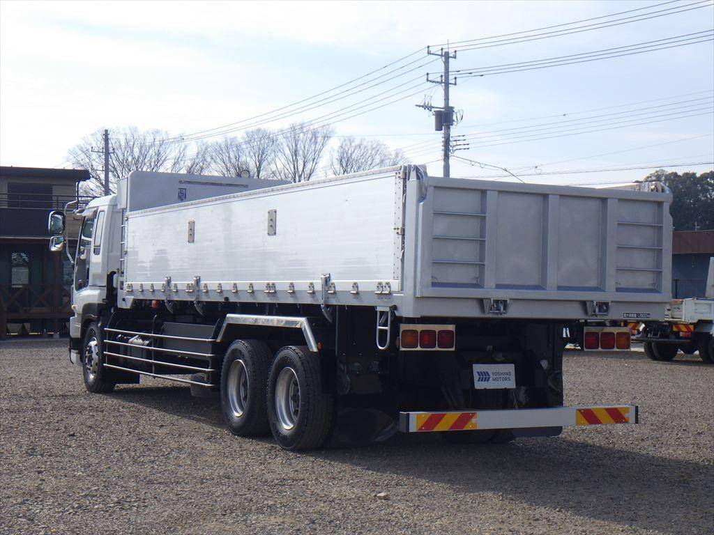 いすゞギガ深ダンプ（土砂禁ダンプ）大型（10t）[写真03]