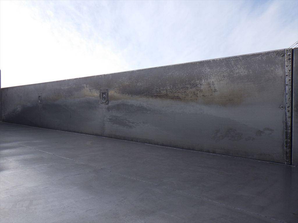 いすゞギガ深ダンプ（土砂禁ダンプ）大型（10t）[写真09]