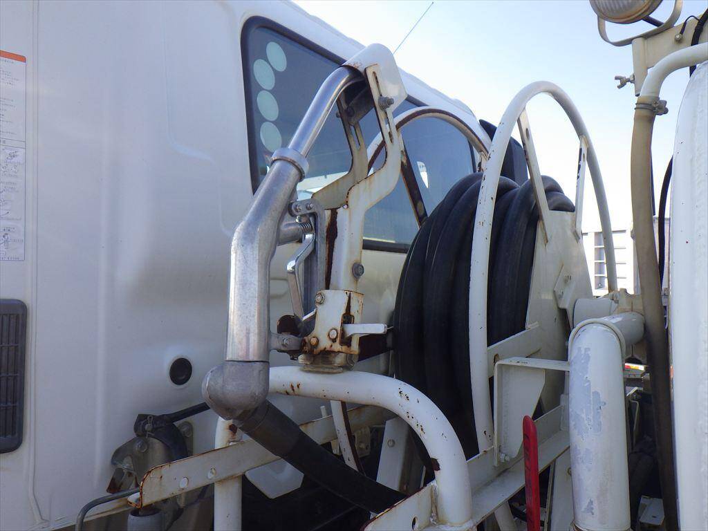 日野レンジャータンク車（タンクローリー）中型（4t）[写真13]