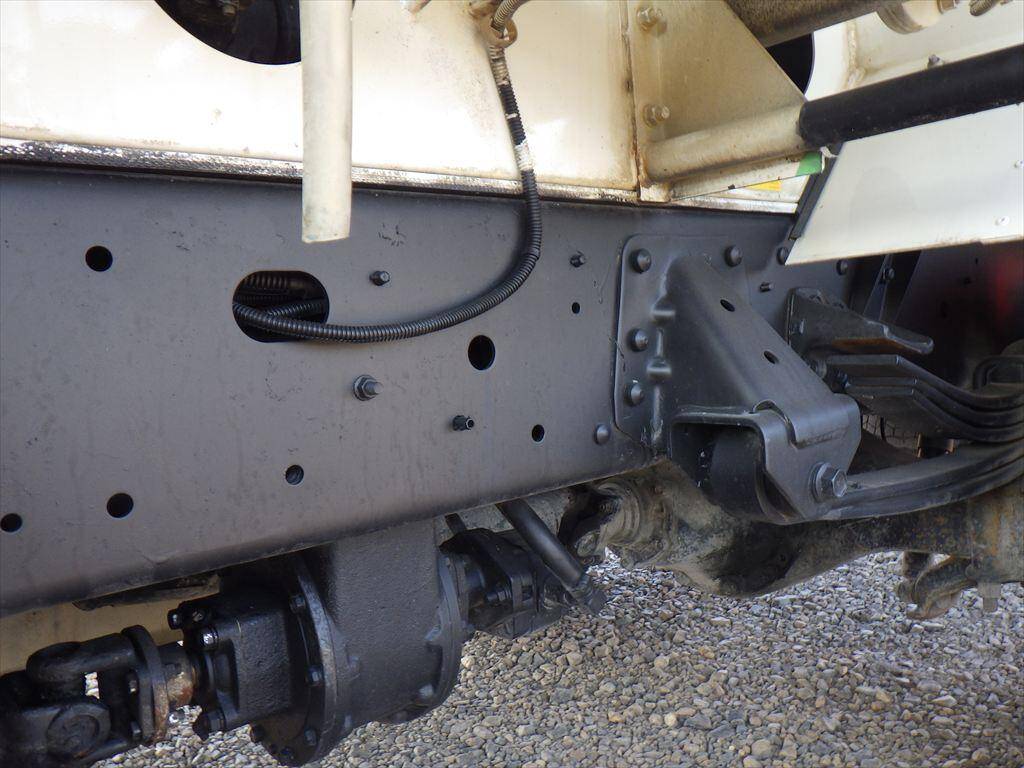 日野レンジャータンク車（タンクローリー）中型（4t）[写真16]