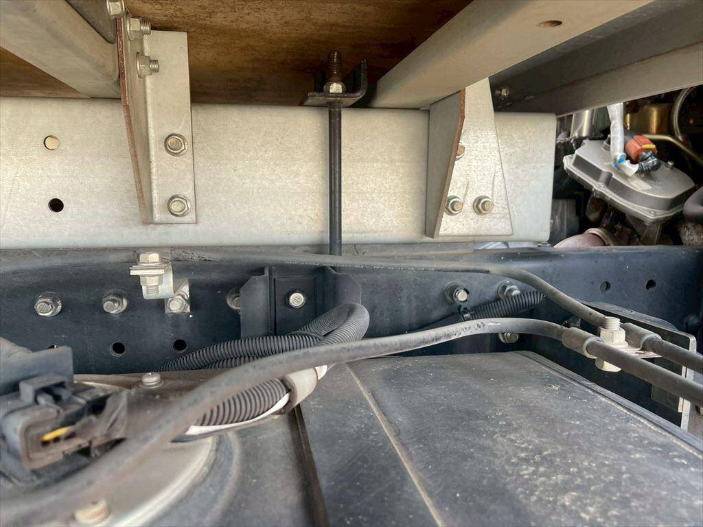 三菱ふそうキャンターアルミバン小型（2t・3t）[写真14]