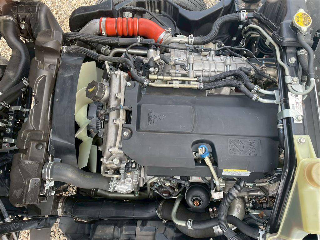 三菱ふそうキャンターアルミバン小型（2t・3t）[写真15]