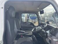 三菱ふそうキャンターアルミバン小型（2t・3t）[写真19]