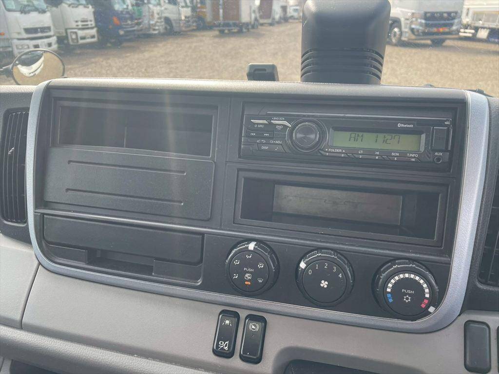 三菱ふそうキャンターアルミバン小型（2t・3t）[写真19]