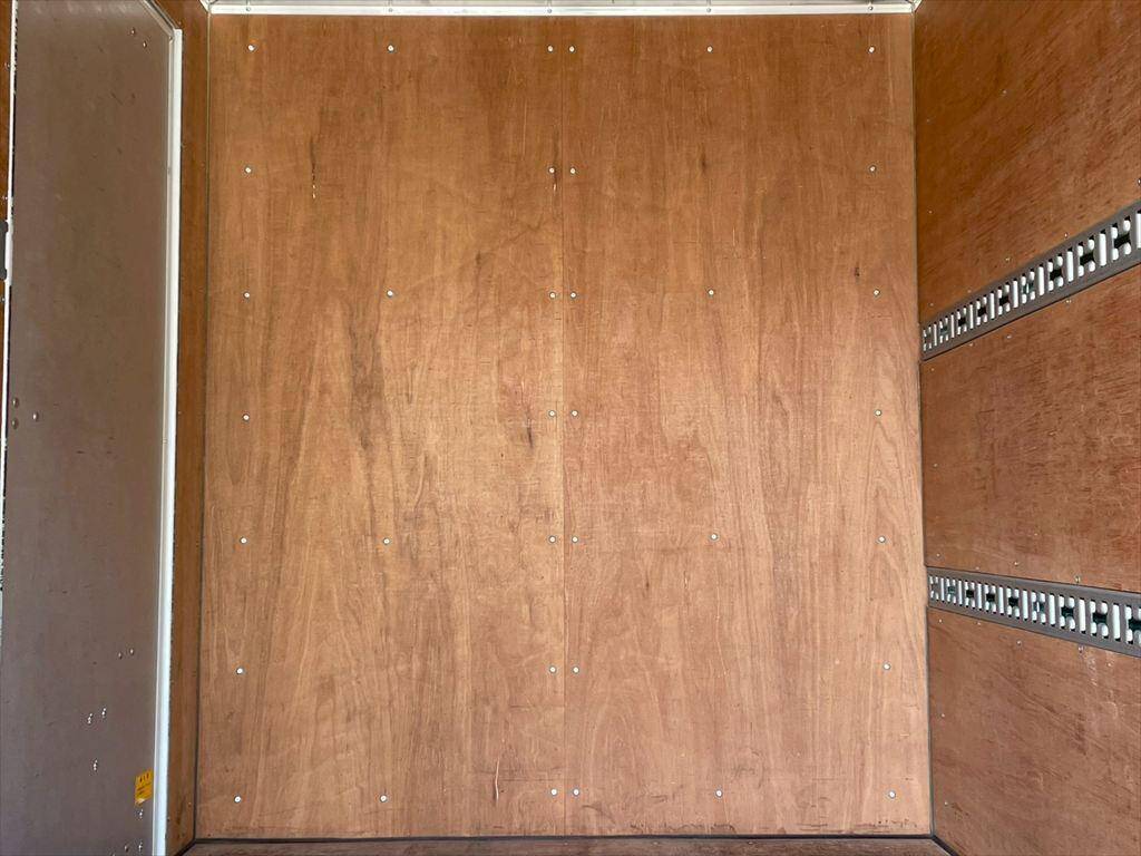 三菱ふそうキャンターアルミバン小型（2t・3t）[写真07]