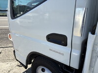 三菱ふそうキャンタークレーン付小型（2t・3t）[写真12]