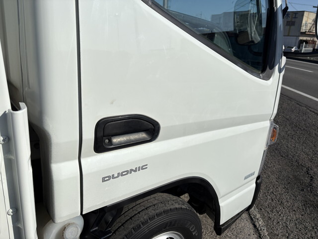 三菱ふそうキャンタークレーン付小型（2t・3t）[写真12]