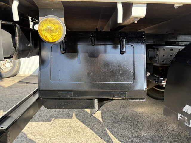 三菱ふそうキャンタークレーン付小型（2t・3t）[写真20]