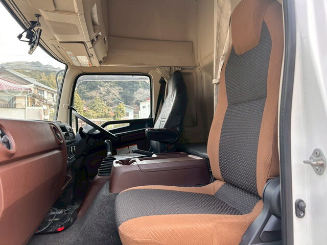 日野レンジャーアルミウイング中型（4t）[写真19]