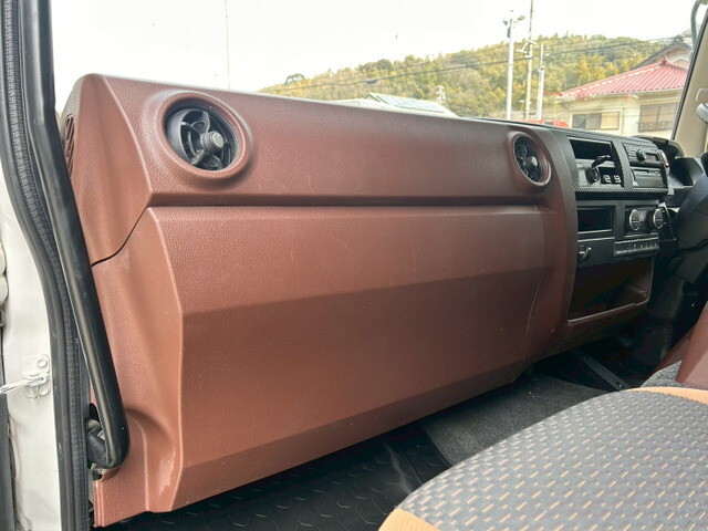 日野レンジャーアルミウイング中型（4t）[写真20]