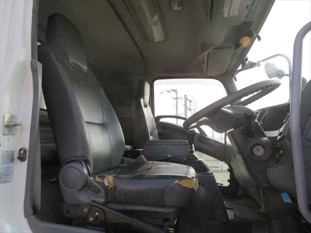 いすゞフォワードダンプ中型（4t）[写真26]