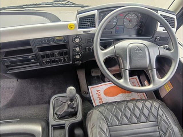 三菱ふそうファイター平ボディ増トン（6t・8t）[写真23]