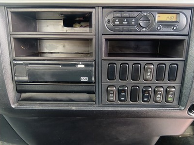 三菱ふそうファイター平ボディ増トン（6t・8t）[写真24]