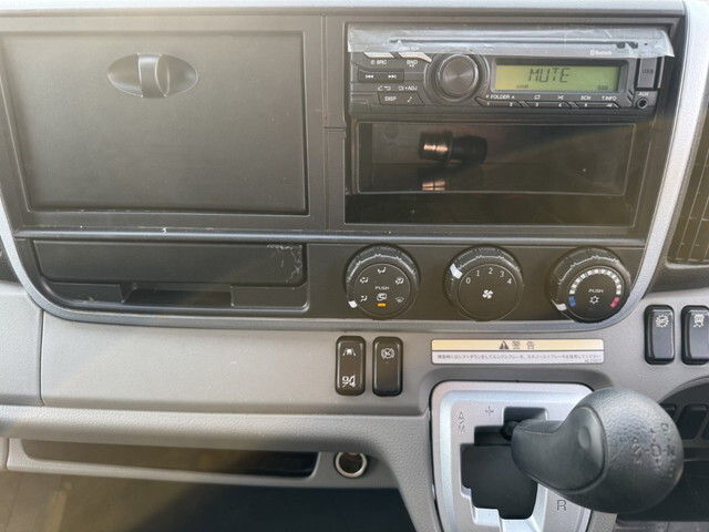 三菱ふそうキャンターセーフティローダー小型（2t・3t）[写真10]