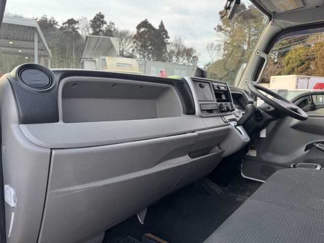 三菱ふそうキャンターセーフティローダー小型（2t・3t）[写真13]